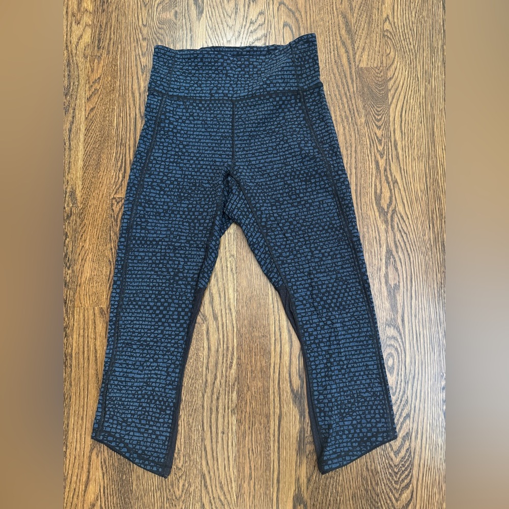 Lululemon size 6 pants